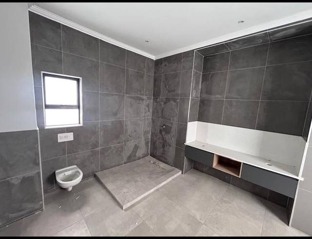 3 BEDROOM HOUSE FOR SALE IN SIX FOUNTAINS RESIDENTIAL ESTATE